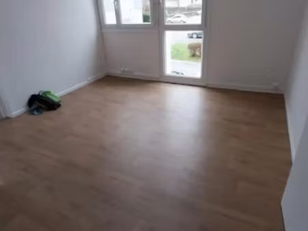 location appartement 3 pièces 54 m² à landivisiau (29400)  500 €