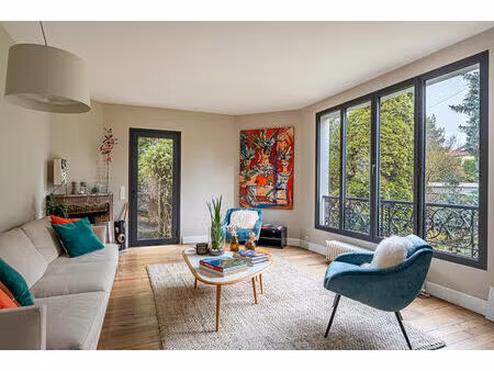 meulière familiale confidentielle  à l'abri des regards