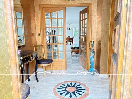 maison à vendre au coeur de croix de vie  beaux volumes  5 pièces  3 chambres  jardin (858