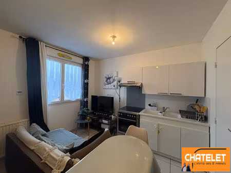 a louer appartement t2 non meublé 32.06 m2 avec cave et place de parking dans immeuble réc