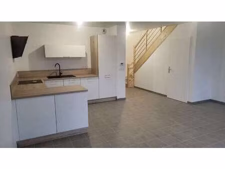 location maison à soliers (14540) : à louer / 82m² soliers