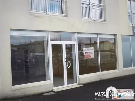 location locaux professionnels 84 m² à châteaubernard (16100)  800 €