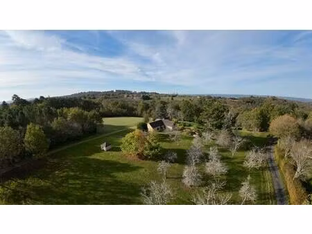 en périgord noir  ancienne ferme périgourdine au coeur des sites touristiques  sur 1...