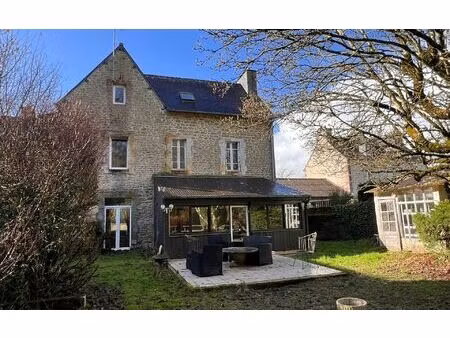 maison rostrenen 207 m² t-8 à vendre  304 500 €