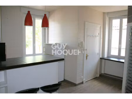 studio meuble a deux pas de la passerelle du passage