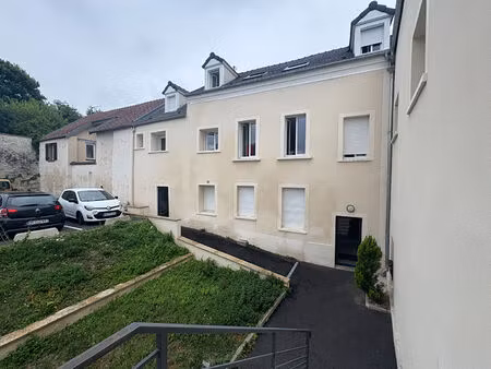 immeuble eragny 25 pièce(s) 509 m2