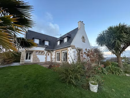 fouesnant - maison familiale aux volumes généreux  à deux pas du bourg
