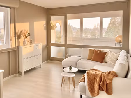 a louer  01210 ferney-voltaire appartement 3 pièces avec vue