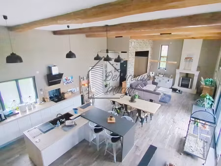 maison 8 pièces - 210 m²