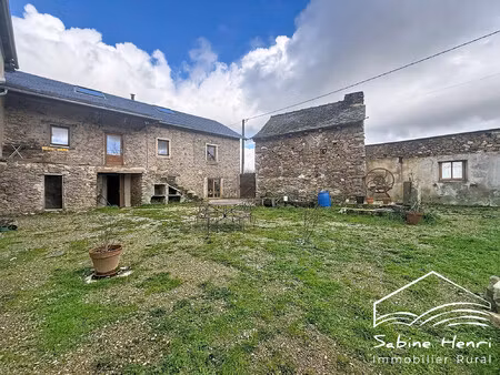 corps de ferme renové avec des materiaux ecologiques