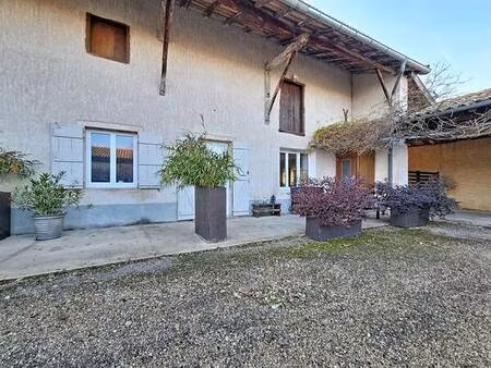 maison en pierre et pisé sur 475 m² au calme