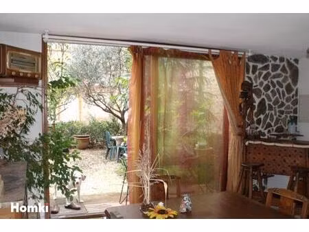 maison divisée en deux appartements