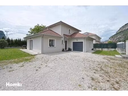 maison familiale moderne à voreppe – espace  confort et proximité