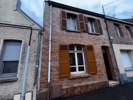 vente maison 4 pièces 76 m² à saint-quentin (02100)  10 000 €