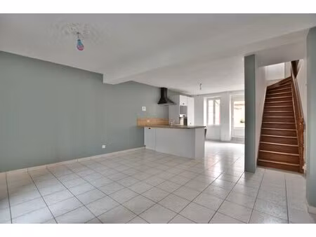 à louer maison 82 m² – 800 € |cholet