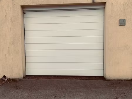 à louer garage-parking 40 m² – 200 € |cosnes-et-romain