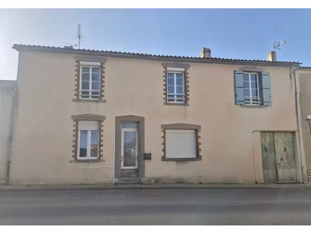vente maison 5 pièces 141.24 m² à menomblet (85700)  116 000 €