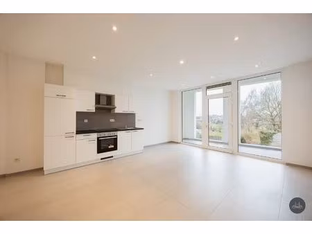 gerenoveerd en zeer energiezuinig appartement met tof terras