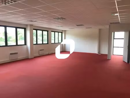 location bureau cergy 95800