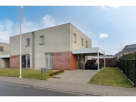 moderne halfopen woning (2013) met tuin in lindhoeven – pelt