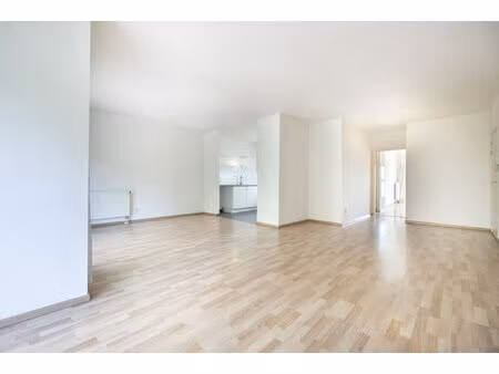 appartement te koop in sint-jans-molenbeek met 2 slaapkamers