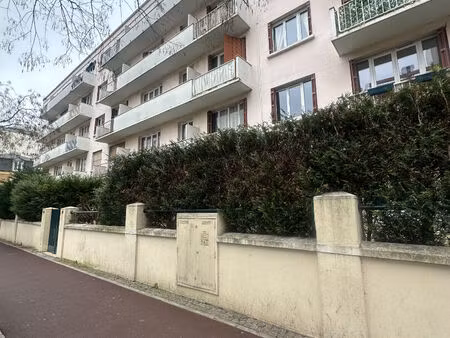 location appartement 1 pièce  34.18m²  épinay