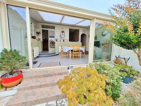 maison 4 pièce(s) 76m2 + dépendances.