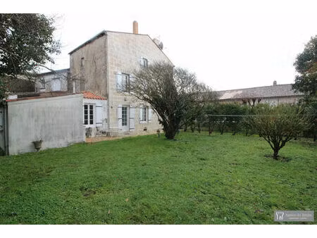 location maison 8 pièces 187m2 pons 17800 - - surface privée