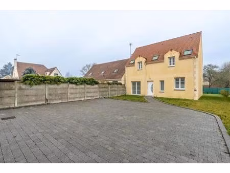 maison de 6 pièces de 141 m² à cauvigny