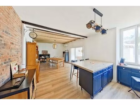 charmante maison vigneronne de 198 m² à langlade