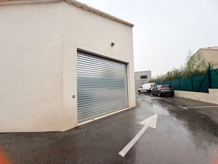 vente local commercial 1 pièces 76m2 hyères 83400 - 5000 € - surface privée