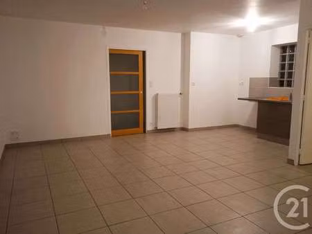 location maison à domalain (35680) : à louer / 74m² domalain