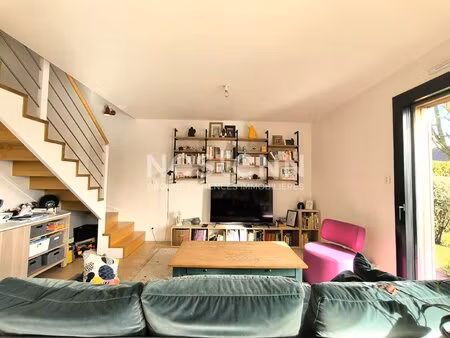 maison contemporaine en bois à proximité de la mer à treveneuc