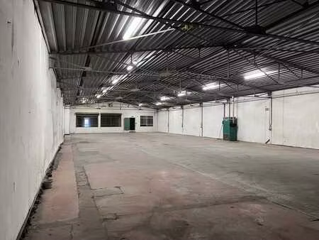 entrepôt à louer d'environ 600 m² à tielt