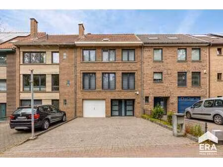 maison bel-étage avec jardin à rhode-saint-genèse!