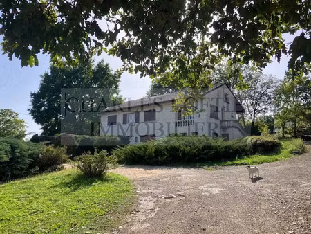 vente immeuble 18 pièces 316 m² à puy-l'evêque (46700)  189 800 €