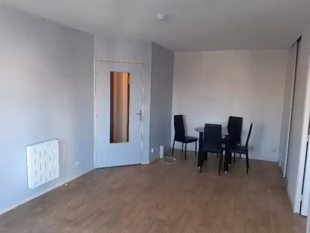 location appartement 2 pièces 42 m² à fleury-les-aubrais (45400)  640 €
