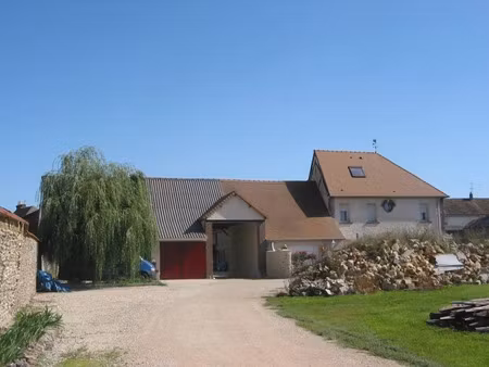 location appartement 4 pièces 105 m² à bû (28410)  990 €