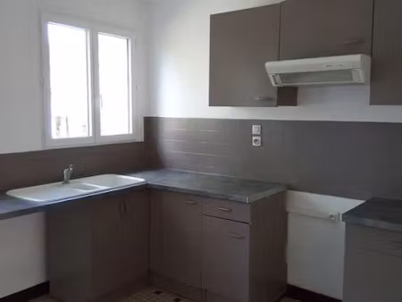 location maison 4 pièces 77 m² à coron (49690)  630 €