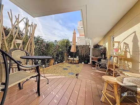 3 pièces en rez-de-jardin avec parking à bormes-les-mimosas (la plaine)