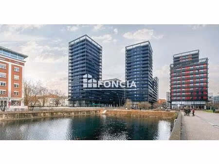 3 pieces dans les celebres tours black swann