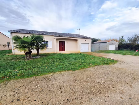 maison 2012 – 3 chambres – 2 garages – beaumont / saint-cyr