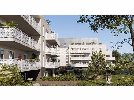 emplacement idéal : lumineux appartement t2  balcon  parking sous-sol  belles prestations