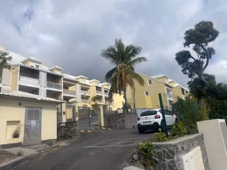 a louer appartement 2 pièces 49 m² sur belle pierre (974)