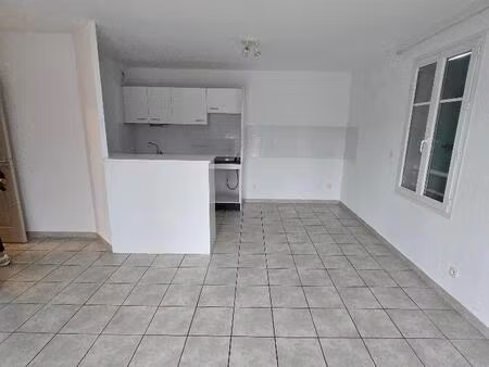 location appartement 3 pièces 58m² lezignan corbieres 11200