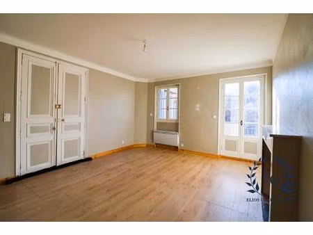 barjols grand t4 de 84 m² avec balcon 3 chambres