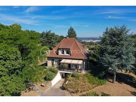 maison d’exception sur parcelle d’environ 4 300 m² piscinable & constructible