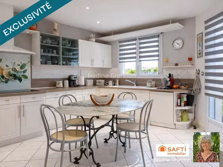 vente maison 7 pièces 178 m² à brie-sous-chalais (16210)  242 000 €