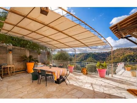 maison de 6 pièces de 154 m² situé à contes