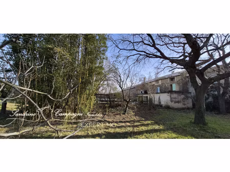 mas composé de plusieurs logements + grand atelier et hangar